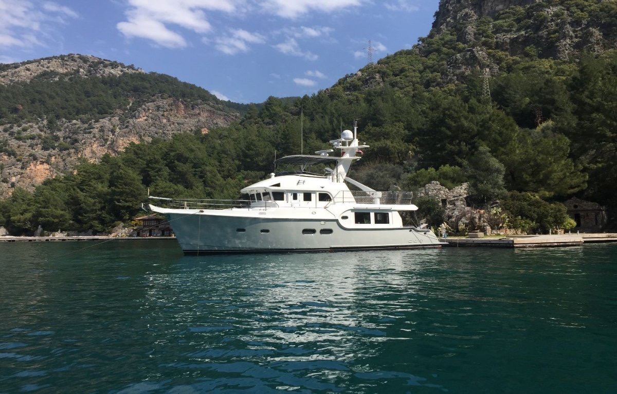 Nordhavn 52 exterior at anchor, image 1