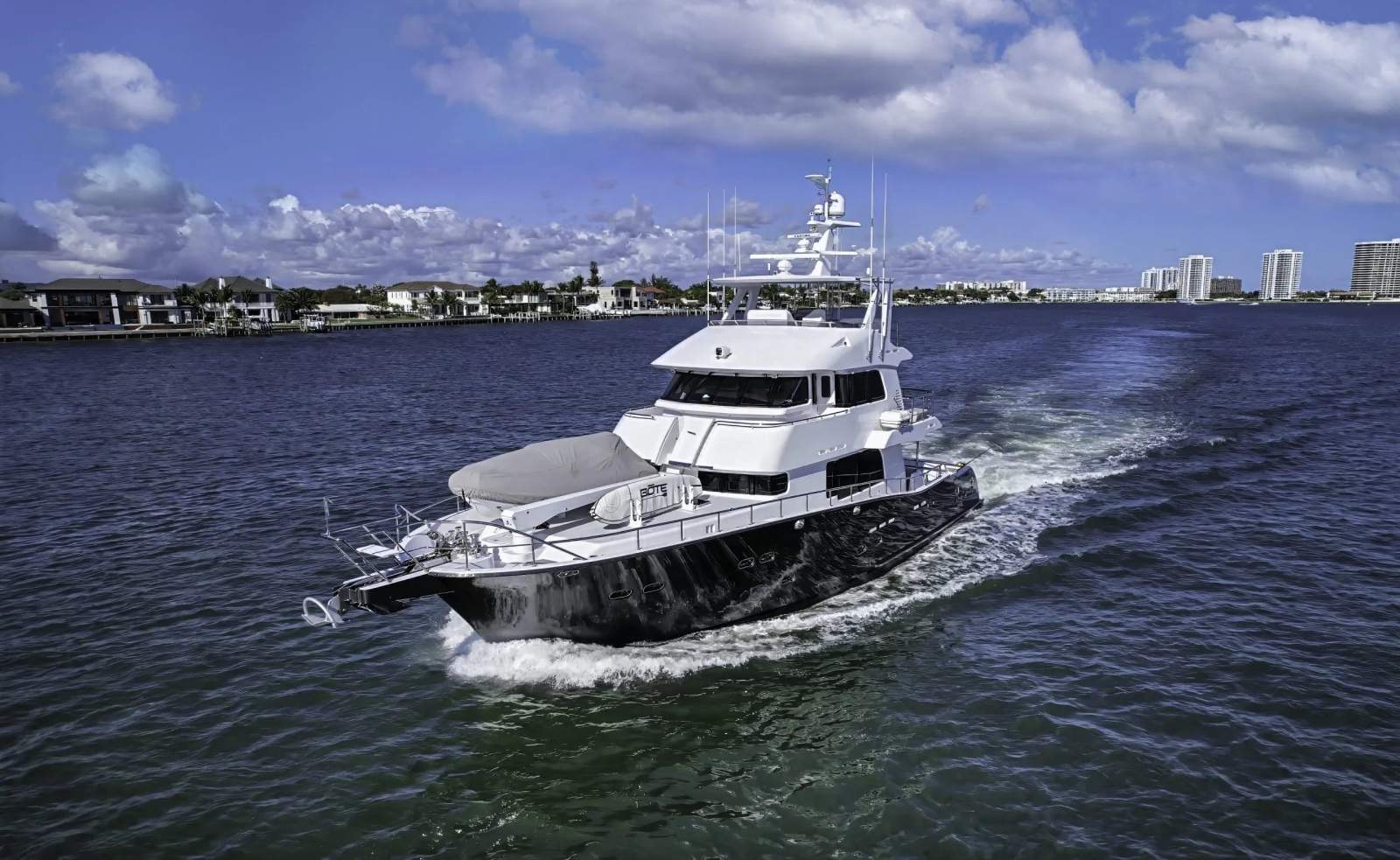 Nordhavn 75EYF RHINO exterior underway view 01